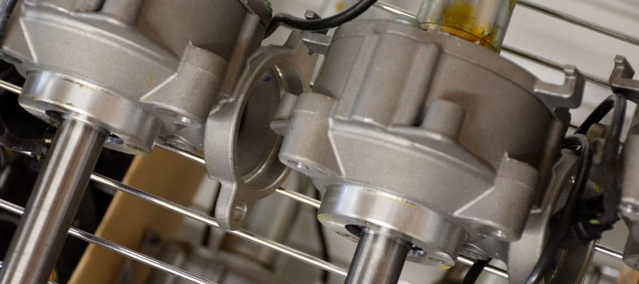 Lagerregal mit Lenksäulen in der Spezialwerkstatt